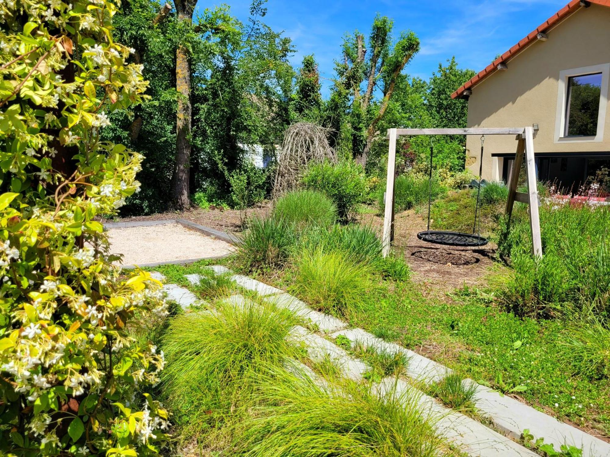 Saint-Sauvy Gite Campagne Famille 15 Pers Piscine Chauffee Jeux Enfants Petanque מראה חיצוני תמונה