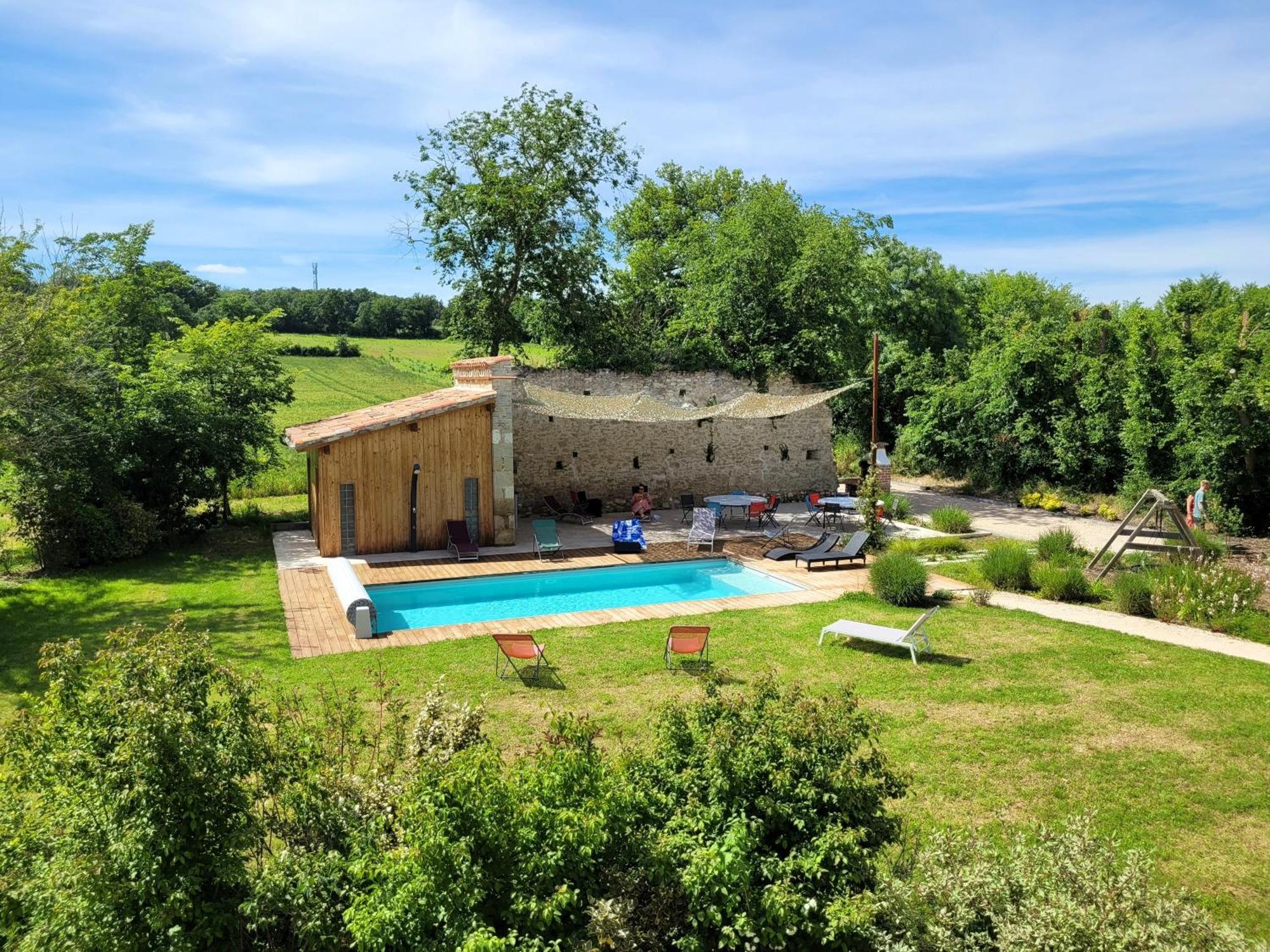 Saint-Sauvy Gite Campagne Famille 15 Pers Piscine Chauffee Jeux Enfants Petanque מראה חיצוני תמונה