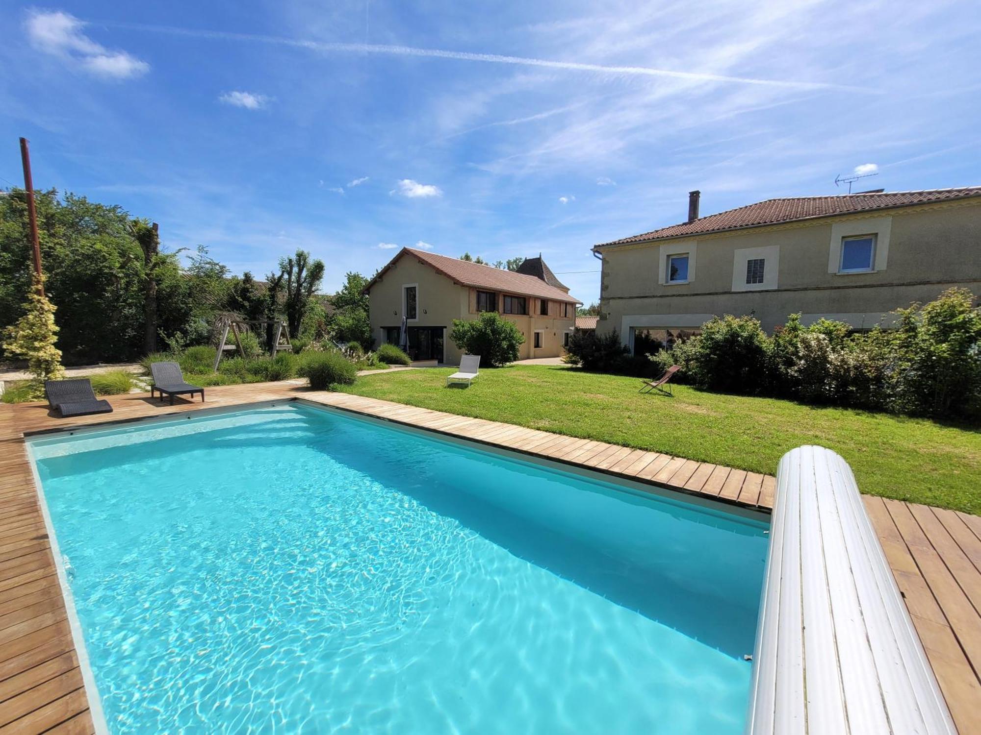 Saint-Sauvy Gite Campagne Famille 15 Pers Piscine Chauffee Jeux Enfants Petanque מראה חיצוני תמונה